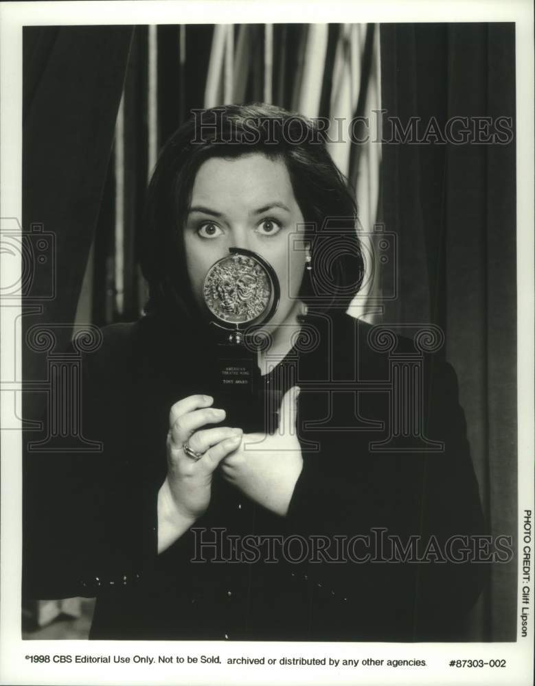 1998 Rosie O&#39;Donnell hosts the 52nd Annual &quot;Tony&quot; Awards - Historic Images