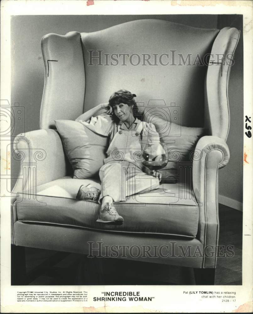 1980 Lily Tomlin stars in &quot;Incredible Shrinking Woman&quot; - Historic Images