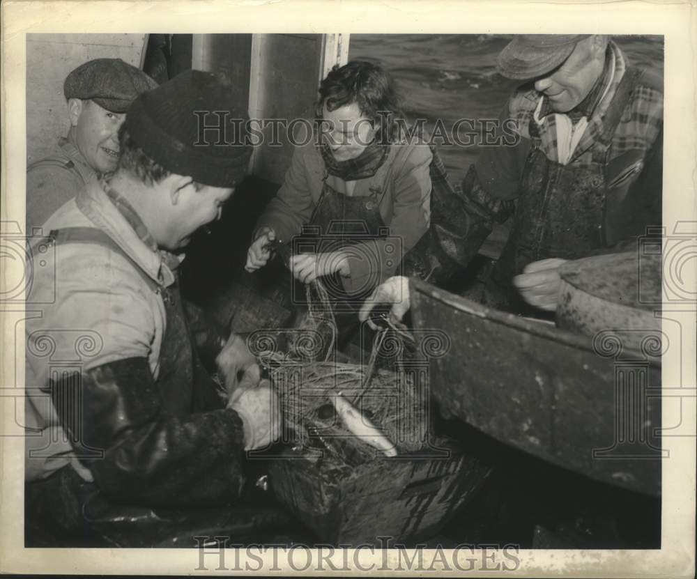 1948 Ted Fuller Peeks Around Frank Derrick's Shoulder - Historic Images