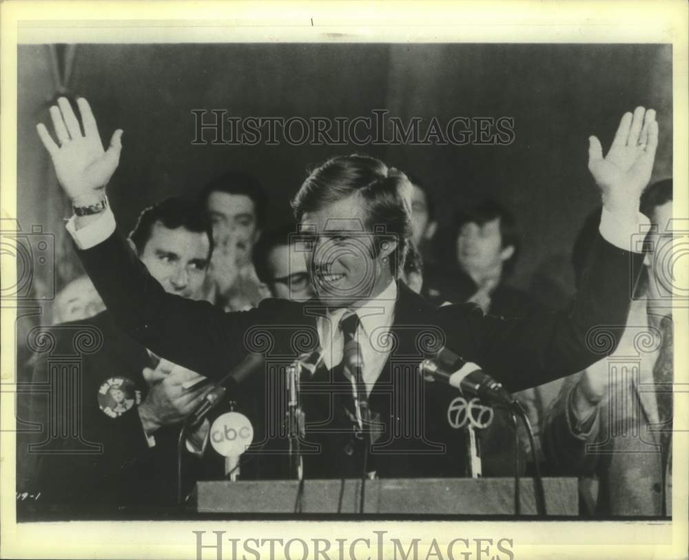 1981 Robert Redford Co-stars in &quot;The Candidate&quot; - Historic Images