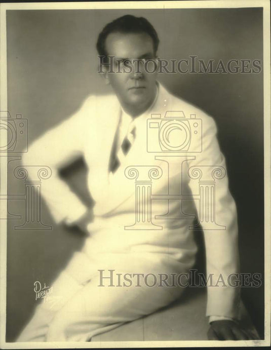 1992 Baritone Perry Askam rehearses for "Ladies Lie" - Historic Images