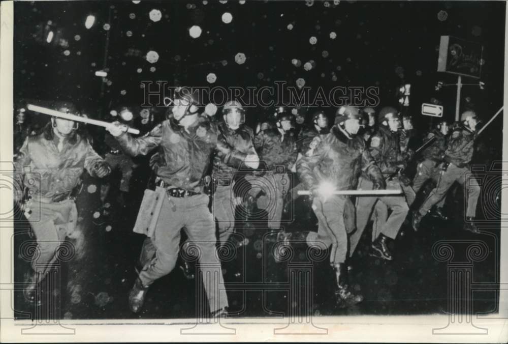 1970 Ann Arbor Police Move in Against Demonstrators - Historic Images