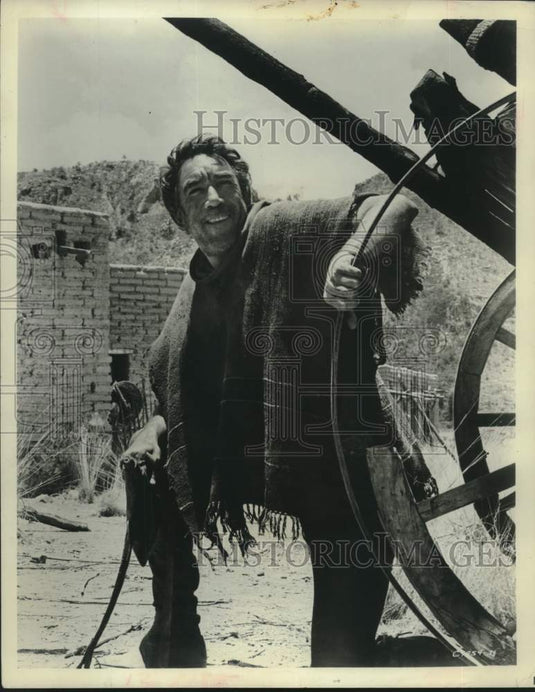 Smiling face of actor Anthony Quinn - Historic Images