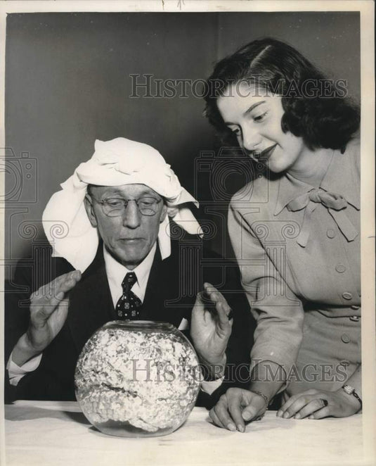 1947 Minneapolis Weather Man M.R. Hovde Sees Snow in Crystal Ball - Historic Images