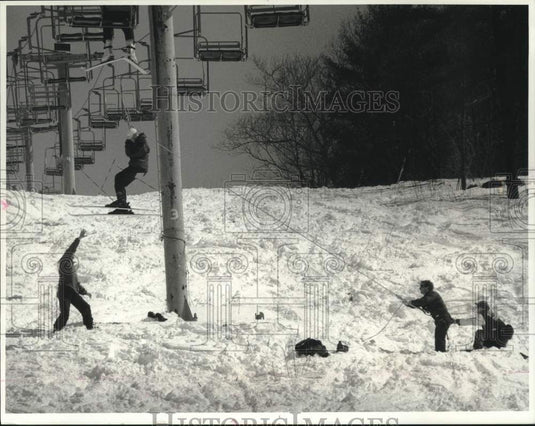 1997 Stuck Blue Hills skiers rescued by the Ski Patrol members - Historic Images