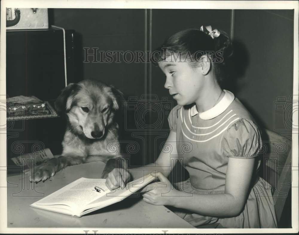 1958 Press Photo Lauren Chapin and Duchess the dog star in &quot;A Friend In Need&quot; - Historic Images