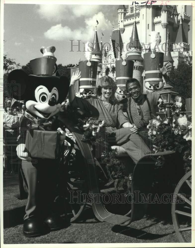 1985 Mickey Mouse with Joan Lunden and Ben Vereen - Historic Images