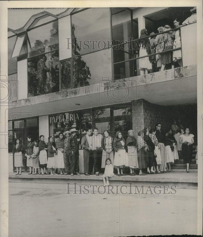 1958 Mexico City-Women line up to vote - Historic Images