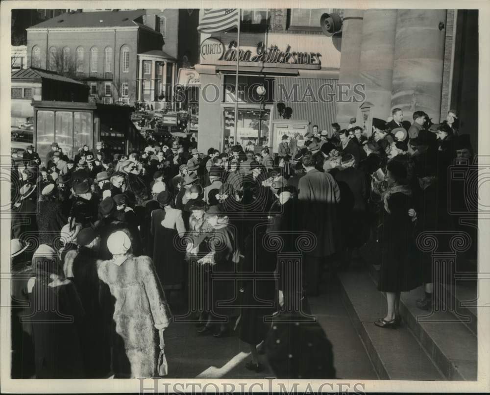 1952 St. Paul Cathedral Crowd, Boston - Historic Images