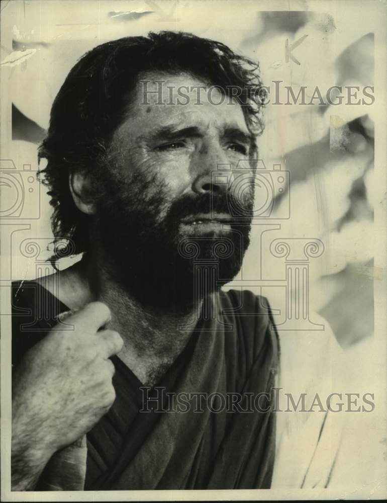 1975 Press Photo Burt Lancaster in a scene from &quot;Moses, the Lawgiver&quot;- Historic Images