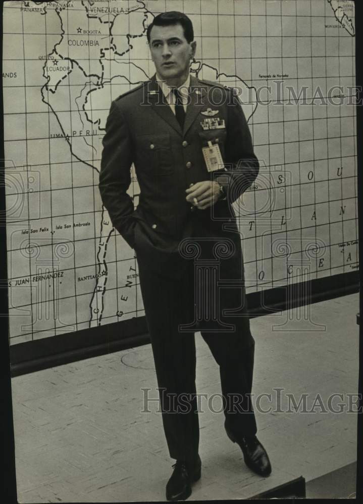 Press Photo American Actor Rock Hudson in Military Uniform - lrx27730 - Historic Images