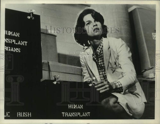Press Photo Genevieve Bujold Stars in "The ABC Sunday Night Movie" - "Coma"- Historic Images