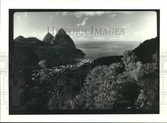 Press Photo Elevated View of Hawaiian Landscape - lrx29662 - Historic Images