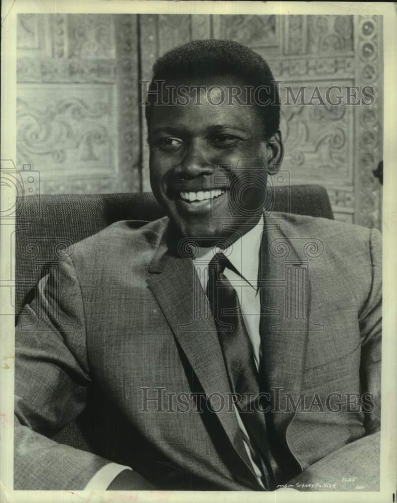 1962 Sidney Poitier Starring In Drama &quot;A Patch Of The Blue&quot; - Historic Images