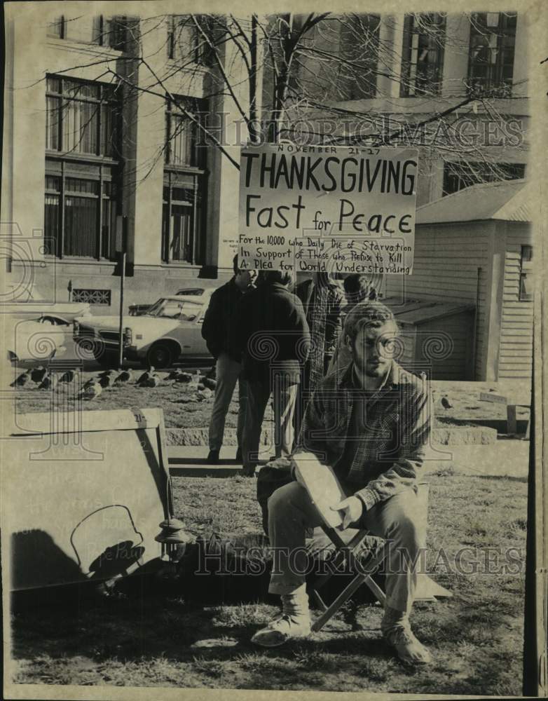 A pacifist man on a hunger strike for peace in Boston - Historic Images