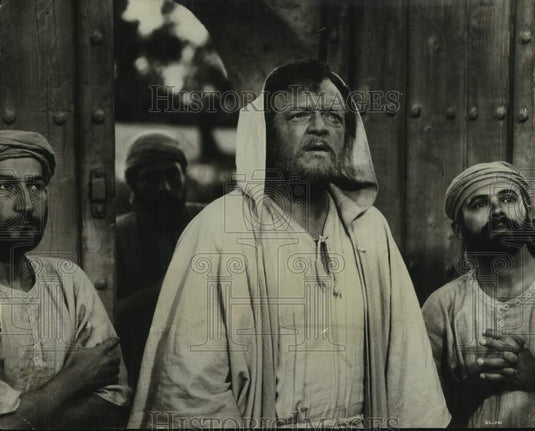 1965 Van Heflin stars in a scene from "The Greatest Story Ever Told" - Historic Images