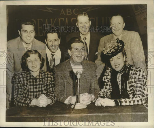 1950 Press Photo Patsy Lee with the members of "The Breakfast Club" broadcast- Historic Images