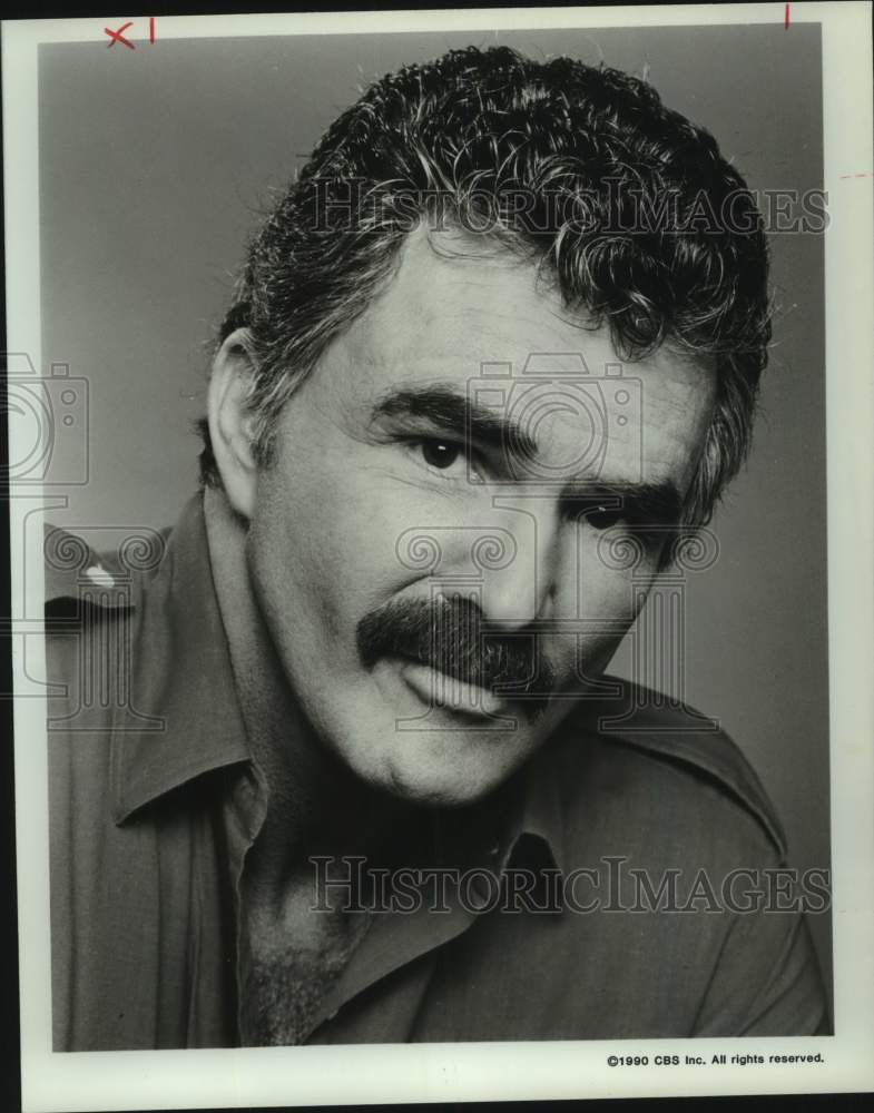 1990 Press Photo Burt Reynolds in &quot;Evening Shade&quot; on CBS - lrx33793 - Historic Images