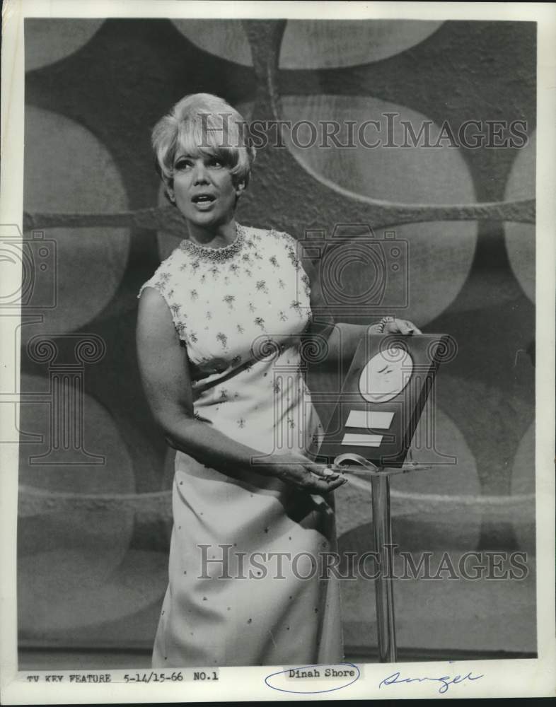 1961 Dinah Shore, singer-Historic Images