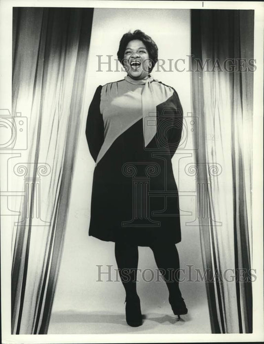 1985 Nell Carter showcases her talents in live special "The Cat" - Historic Images