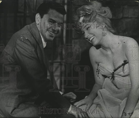 1960 Shirley MacLaine and Frank Sinatra star in musical film Can Can-Historic Images