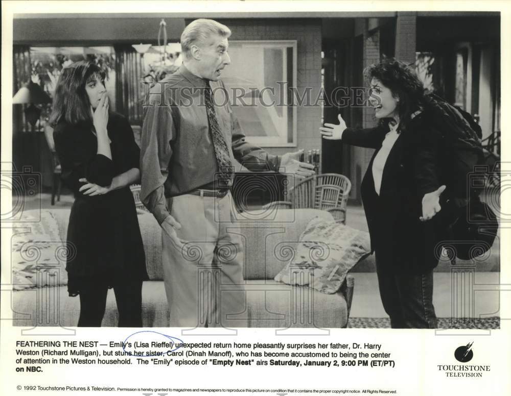 1992 Press Photo Lisa Rieffel, Richard Mulligan and Dinah Manoff in &quot;Empty Nest&quot; - Historic Images