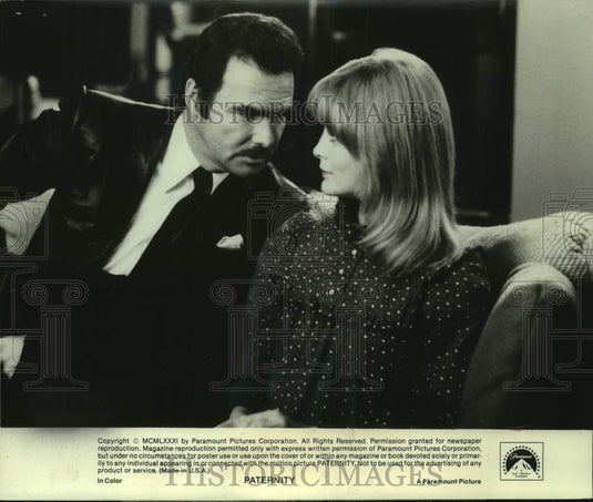 1981 Burt Reynolds and Beverly D'Angelo star in comedy "Paternity" - Historic Images