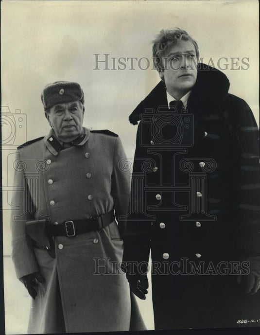 1968 Press Photo Michael Caine, Oscar Homolka in "Billion Dollar Brain"- Historic Images