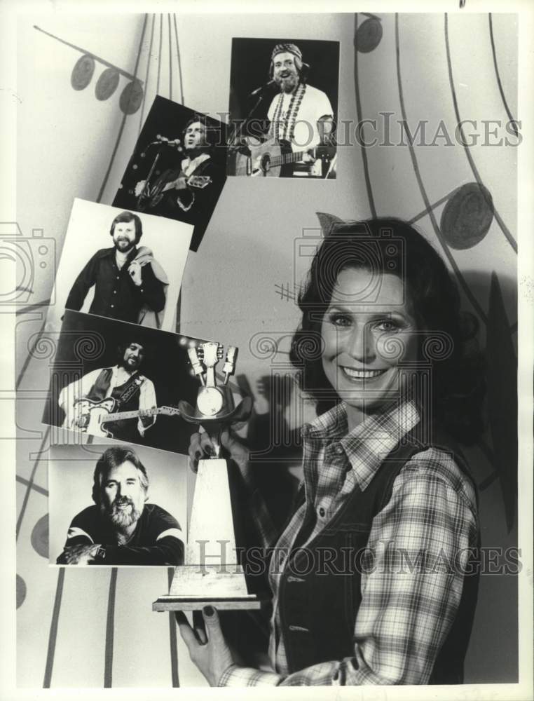 Press Photo Singer Loretta Lynne - lrx43626- Historic Images