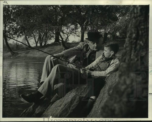 1963 Press Photo Art Carney & John Megna in "The Triumph of Gerald Q. Wert"- Historic Images