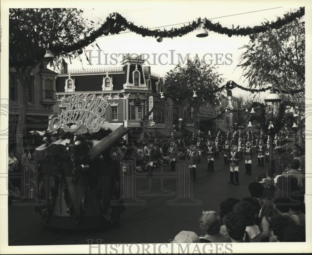 1981 Disneyland&#39;s &quot;Fantasy on Parade&quot; Becomes Christmas Tradition - Historic Images