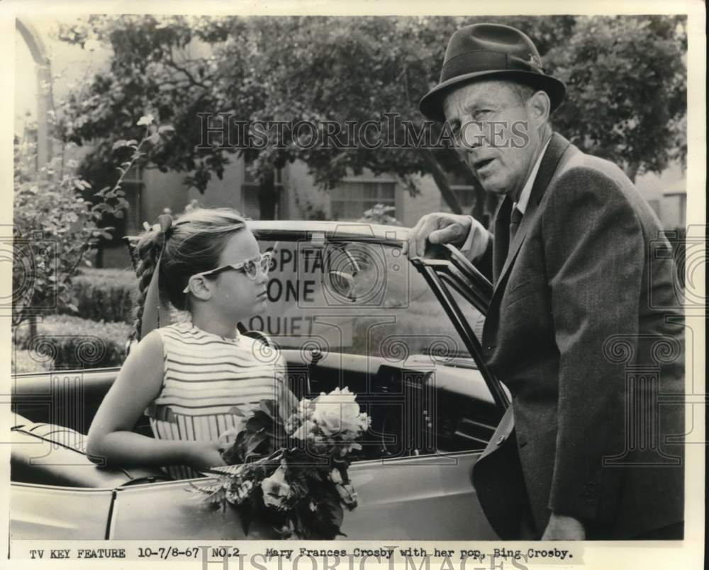 1967 Mary Frances Crosby trades lines with her dad, Bing-Historic Images