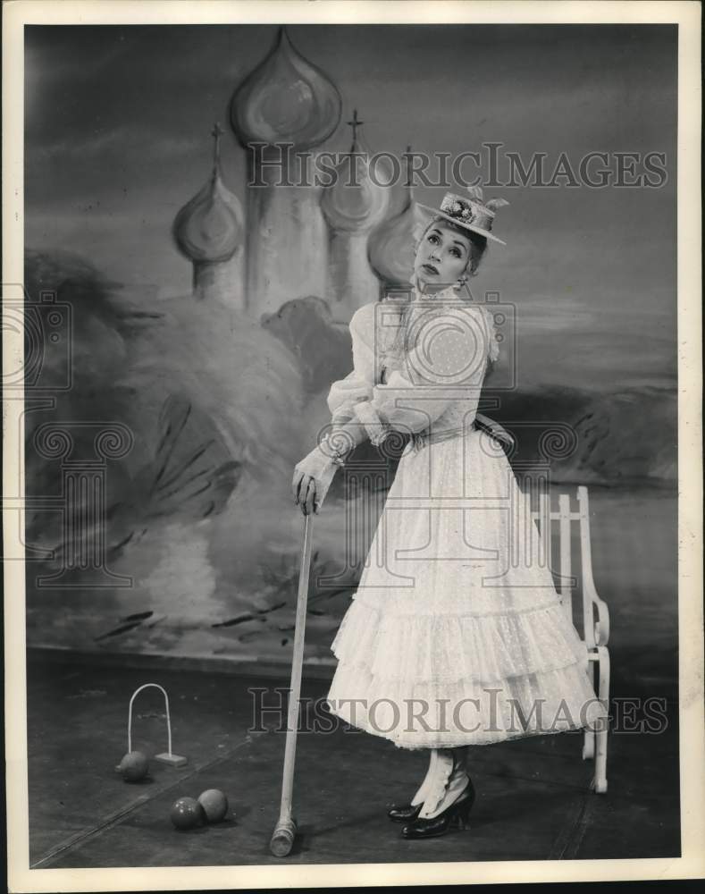 1954 Lillie Palmer In a Scene From &quot;The Love of Four Colonels - Historic Images