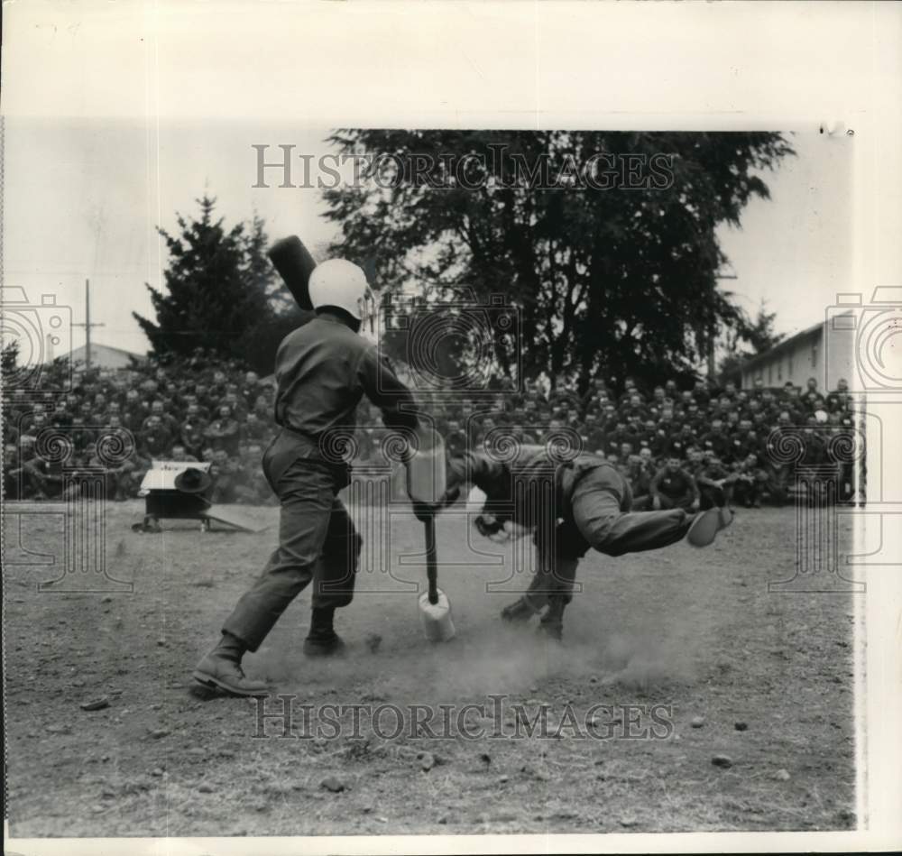 1967 2 Drill Instructors At Ft. Lewis Show Basic Bayonet Strokes-Historic Images