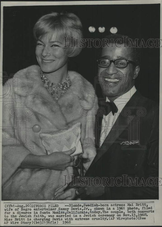1968 Actress Mai Britt and Sammy Davis, Jr. in Santa Monica, CA - Historic Images