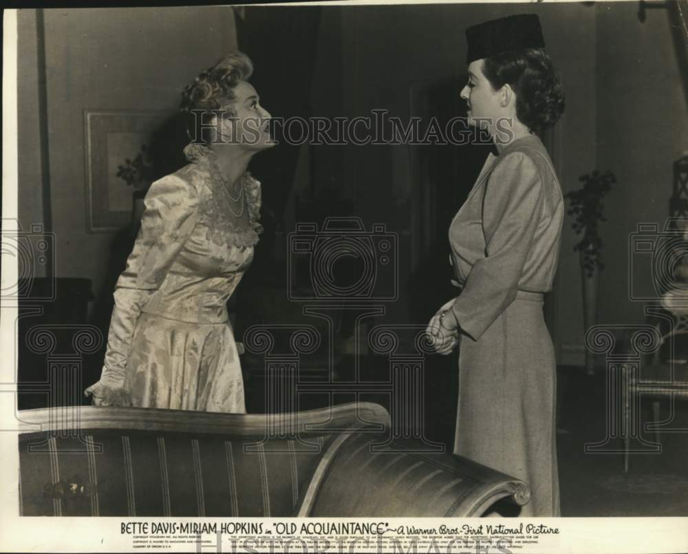 Press Photo Bette Davis and Miriam Hopkins In a Scene From &quot;Old Acquaintance&quot; - Historic Images