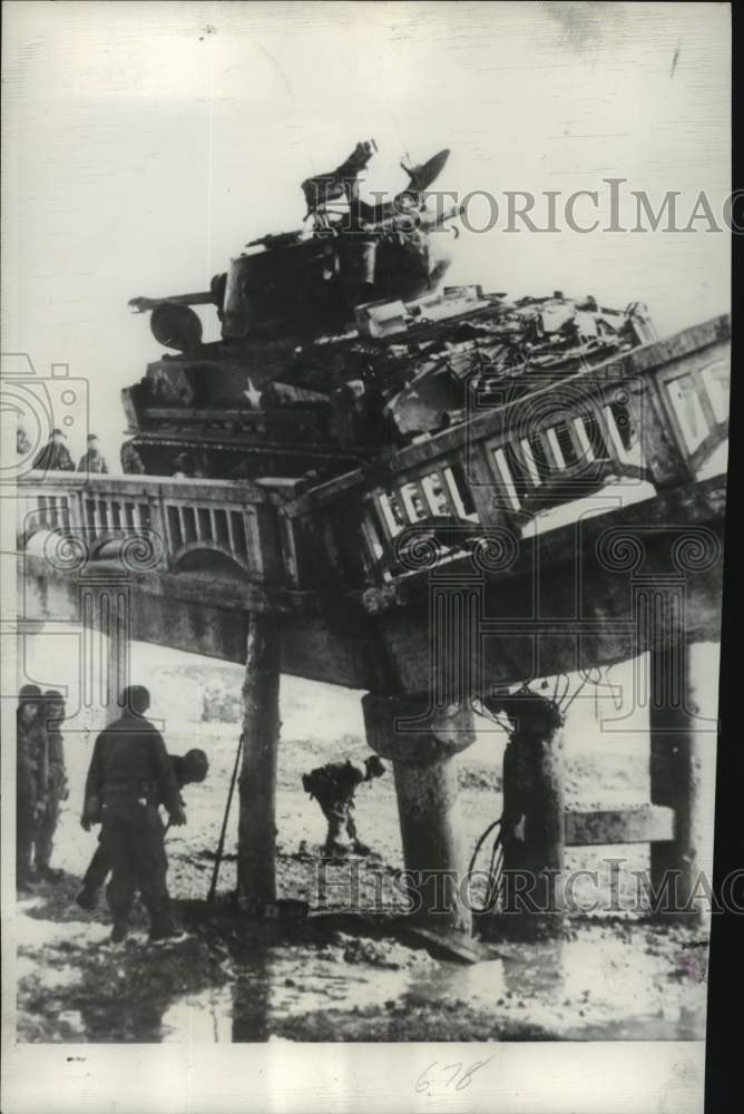 1951 Army Engineers Prop Korean Bridge Up With Logs-Historic Images