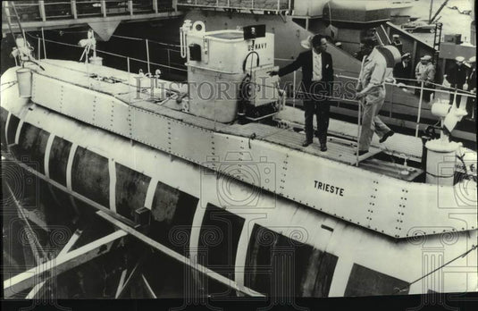 1963 Press PhotoThe Navy's deep diving bathyscaphe Trieste arrives in Boston-Historic Images