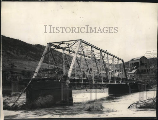 1950 Piedra Bridge damaged by floods-Historic Images