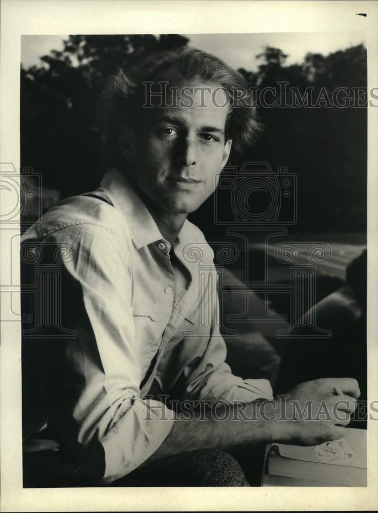 1985 Press Photo John Bedford-Lloyd stars as a college professor in &quot;Hometown&quot; - Historic Images