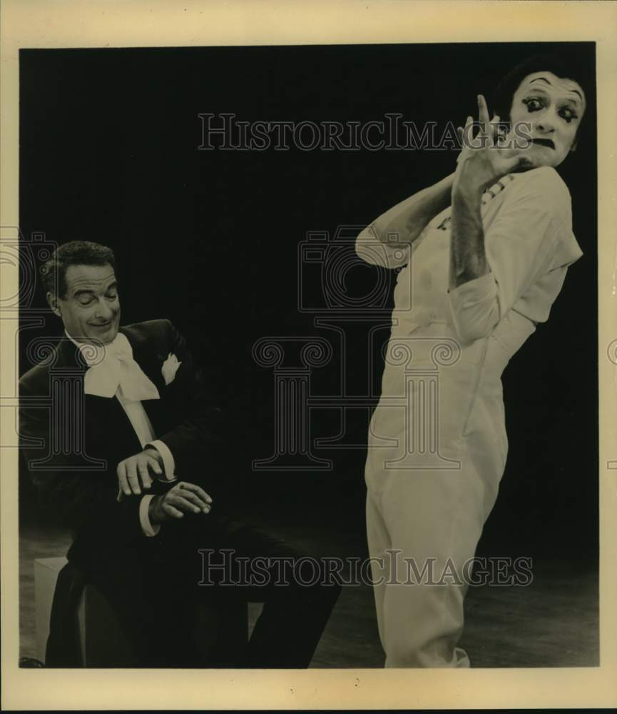 Press Photo Actor &amp; Mime Artist Marcel Marceau with Victor Borge - lrx59346- Historic Images