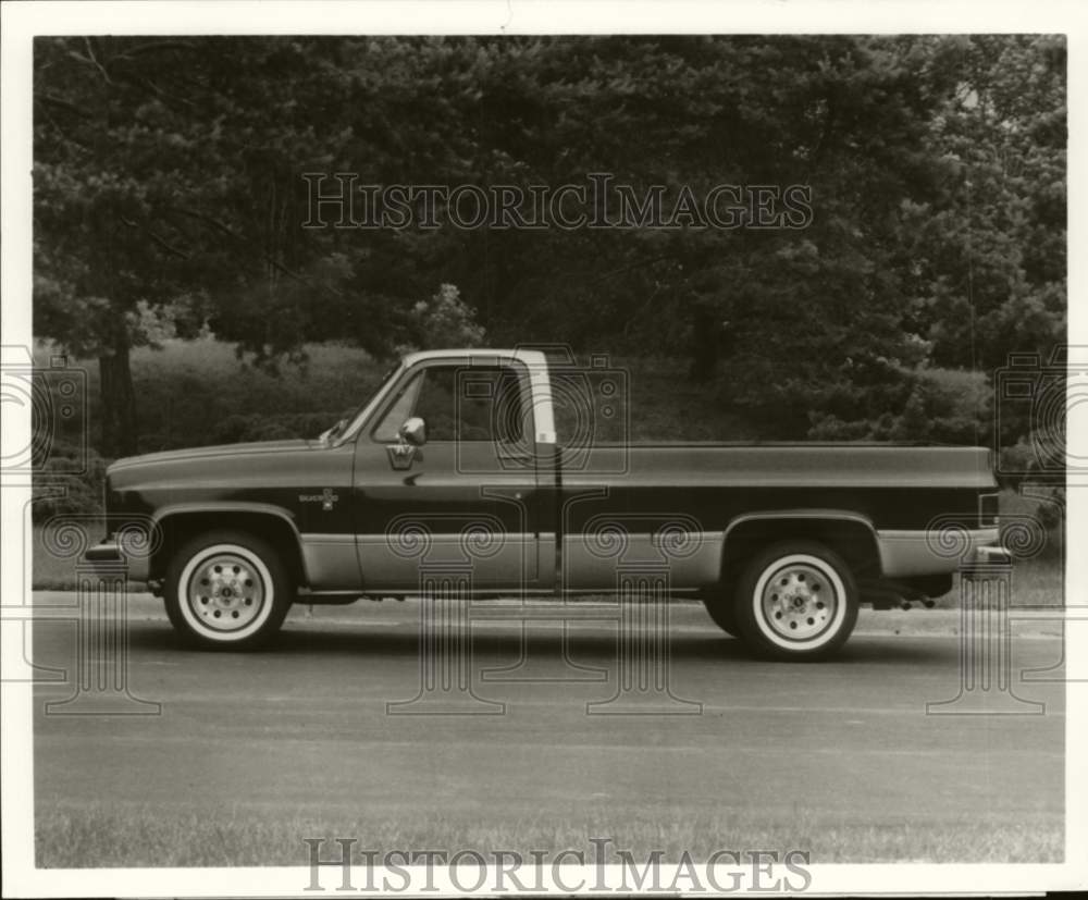 1981 Press Photo Chevrolet C-10 Fleetside Truck has new aerodynamic features - Historic Images