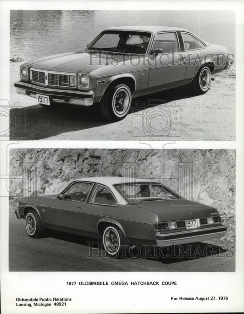 1976 Press Photo 1977 Oldsmobile Omega Hatchback Coupe lrx63294