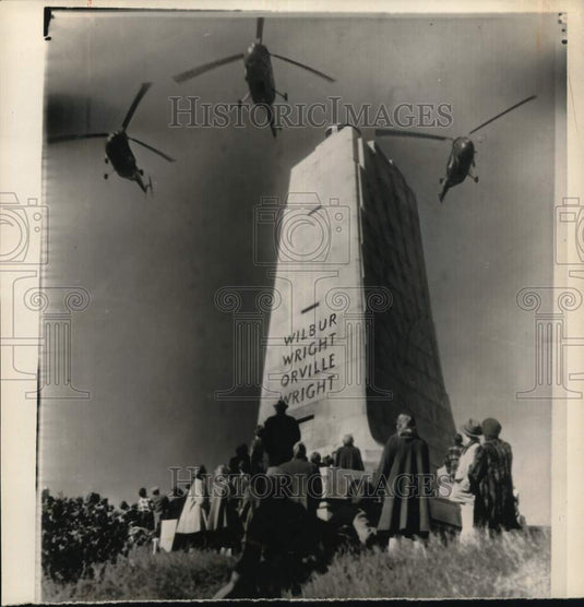 1952 Press Photo Crowd at the Wilbur & Orville Wright National Memorial- Historic Images