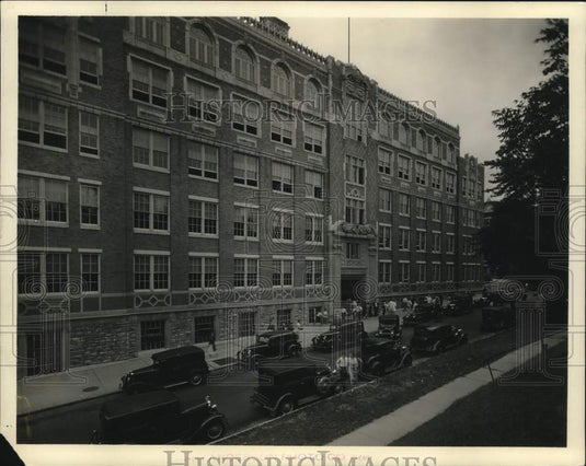 1933 Press Photo exterior view of Westport Junior High School, Kansas City- Historic Images