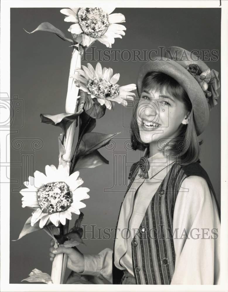 1990 Press Photo Mayim Bialik starring in &quot;Blossom&quot; - lrx95049 - Historic Images