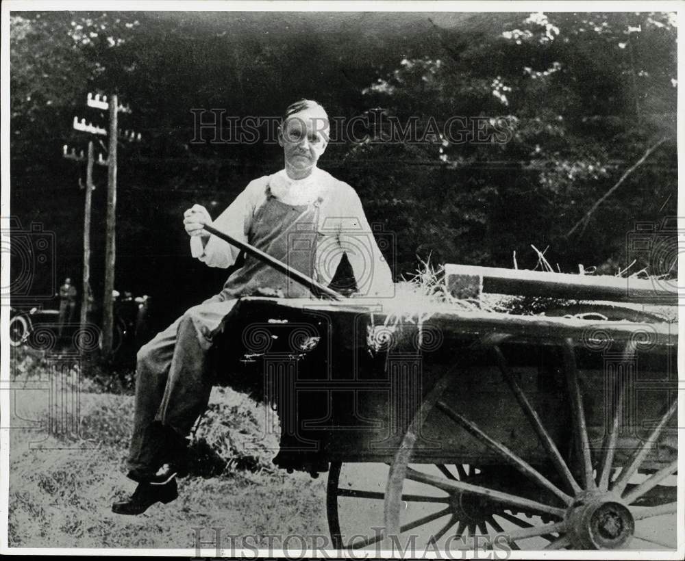 1960 Press Photo President Calvin Coolidge working on farm. - lry00547- Historic Images