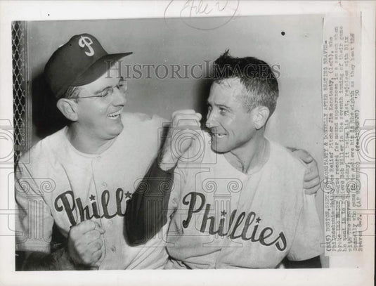 1950 Press Photo Phillies Jim Konstanty & Blix Donnelly celebrate win in Boston.- Historic Images