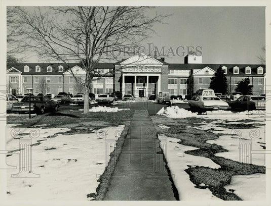 1987 Press Photo Methodist Home for the Aged on Shamrock Drive, Charlotte- Historic Images