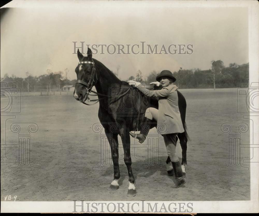 1926 Press Photo Actress Vilma Banky Riding Horse, Culver City, California- Historic Images